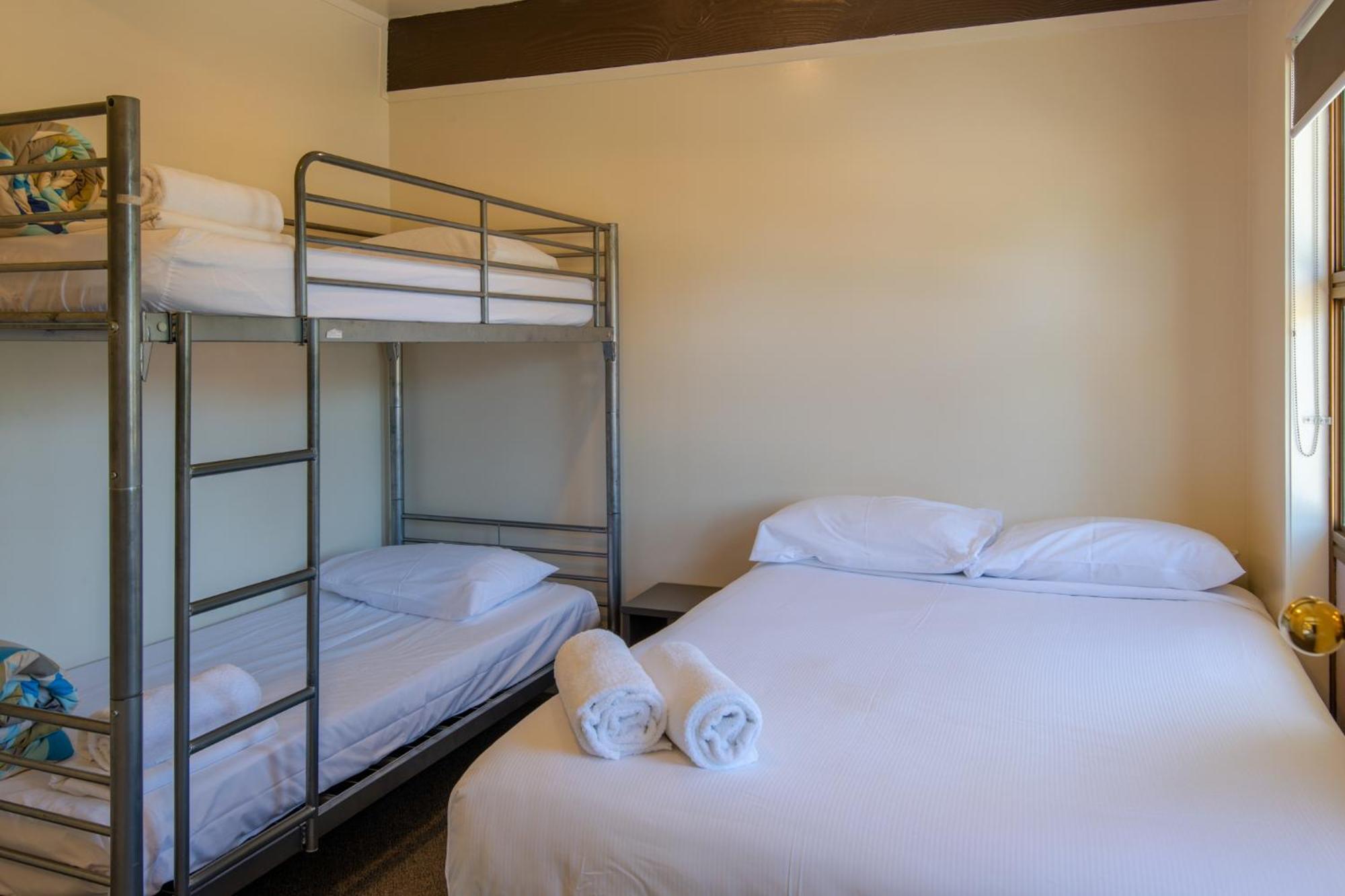 Cambridge Top 10 Holiday Park Экстерьер фото