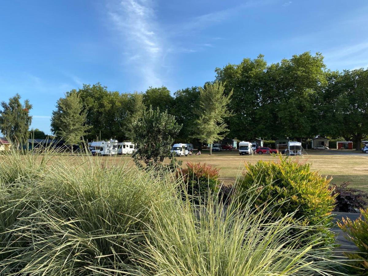 Cambridge Top 10 Holiday Park Экстерьер фото